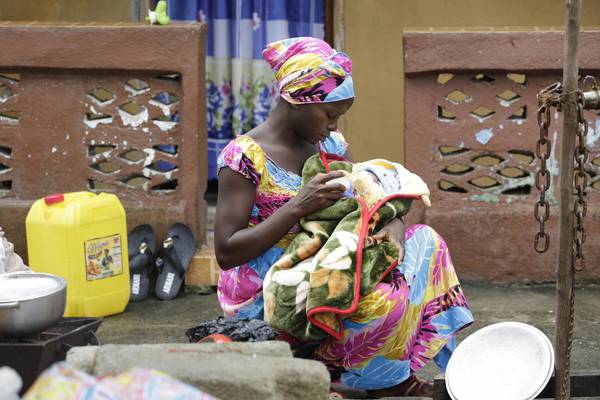 Sconfigge Ebola e diventa mamma in Sierra Leone
