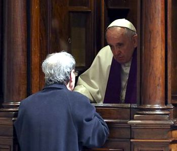 Papa Francesco vuole sacerdoti misericordiosi e vicini al popolo