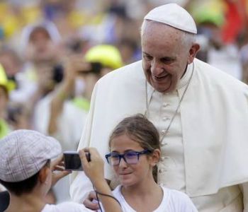Papa Francesco ai chierichetti: non rimanete chiusi in voi stessi, siate missionari!