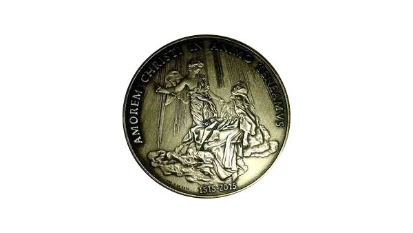 Nella medaglia pontificia l’immagine di Teresa d’Avila