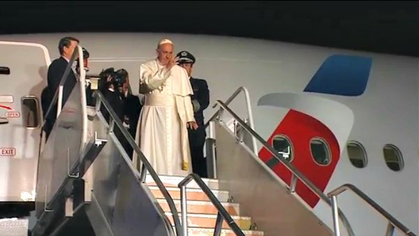 Per seguire il volo di ritorno di Papa Francesco minuto per minuto: