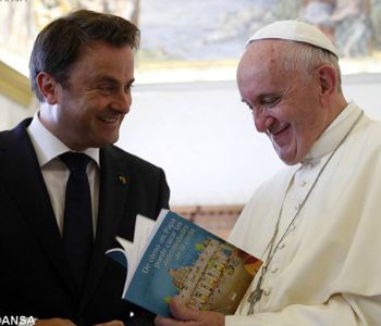 Papa Francesco incontra premier Lussemburgo: in primo piano profughi e rifugiati