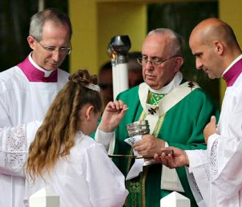 Papa Francesco a L'Avana: Chi non vive per servire, non serve per vivere
