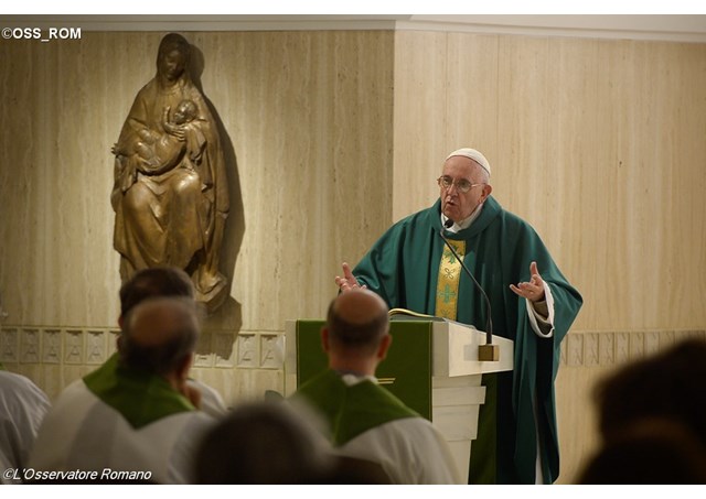 Francesco: tutti si guardino dall’essere ipocriti, anche il Papa