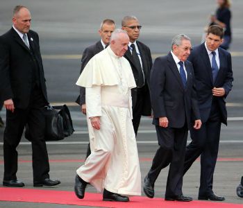 Papa Francesco: disgelo Cuba-Usa, esempio di riconciliazione in questa terza guerra mondiale