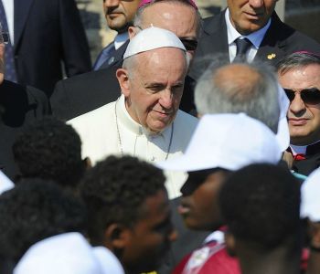 Card. Comastri: impegnati in Vaticano per accogliere famiglie profughi