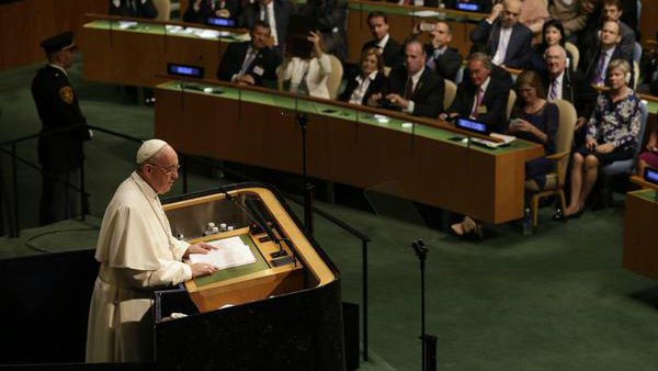 Papa Francesco all’Onu scuote i potenti del mondo