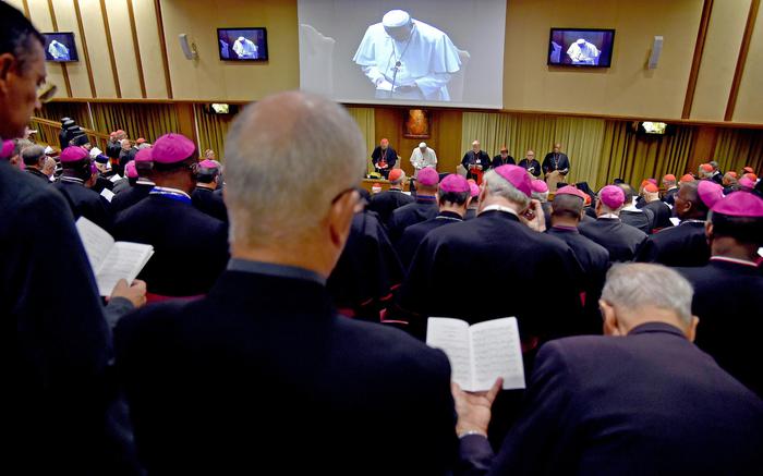 Papa: Sinodo non è parlamento, spazio a Spirito Santo non a compromessi