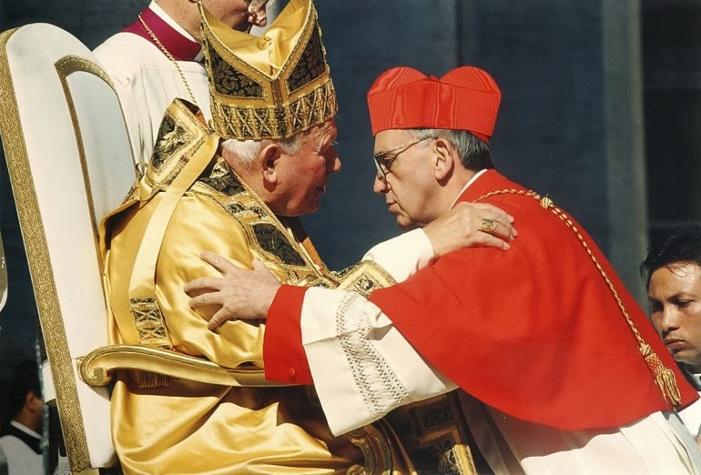 Giovanni-Paolo-II-e-lallora-cardinale-Jorge-Mario-Bergoglio