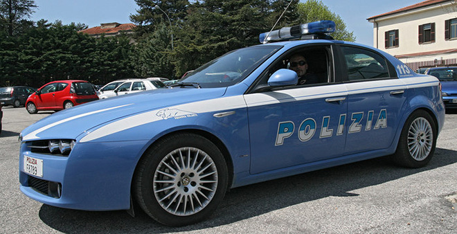 Foto auto polizia, volante della Questura di Ragusa/ Ufficio stampa Questura Ragusa