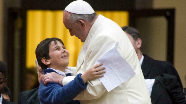 Letterine al Papa, perché i bambini capiscono il Papa e gli adulti no