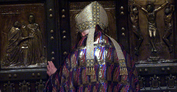 Giovanni Paolo II apre la Porta Santa del Giubileo dell'anno 2000