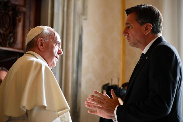 President of Slovenia Borut Pahor, with Pope Francis on the occasion of their private audience, at the Vatican, Monday, Oct. 17, 2016. ANSA / POOL - AFP - VINCENZO PINTO