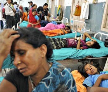 Vescovo indiano: Devastante la morte di otto donne per colpa di sterilizzazioni ''forzate''