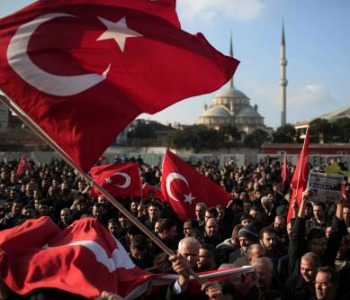 Turchia: retate anti-dissenso. In manette giornalisti e politici