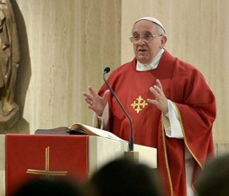 Papa: Chiesa povera, Vangelo non è teologia della prosperità