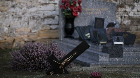 Nel Nord della Francia profanate tombe cristiane