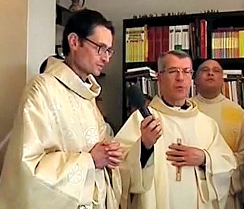 Salvatore Mellone, malato terminale, viene ordinato sacerdote e bendice Papa Francesco