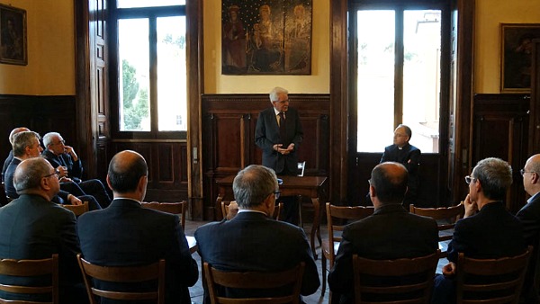Mattarella in visita a Civiltà Cattolica richiama l’importanza del dialogo