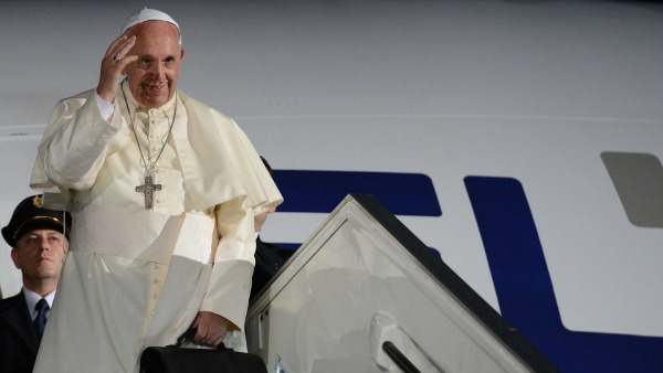 Papa Francesco: anche negli aeroporti portare la Misericordia di Dio