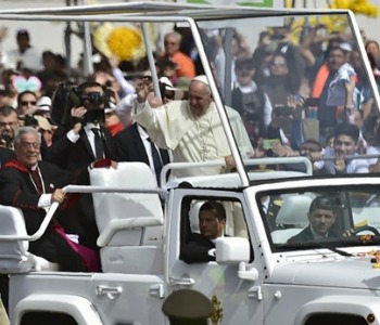 Quasi 2 milioni di fedeli a Quito per Papa Francesco: donarsi agli altri, questa è la nostra rivoluzione