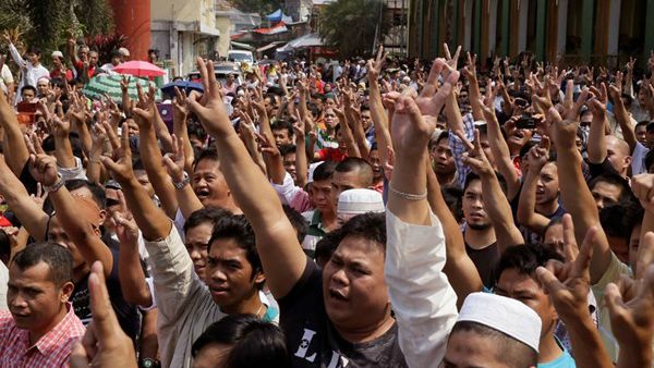 Filippine. Vescovi: accordo con separatisti islamici non sia ingiusto