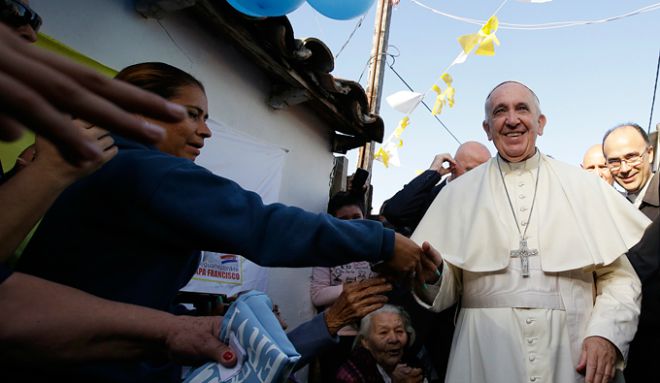 Papa Francesco è pauperista? No, fa sue sofferenze dei poveri!