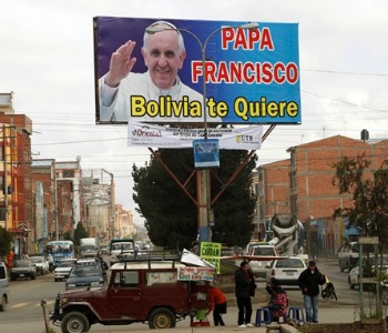 Papa Francesco prega per l'America Latina: società sia più fraterna