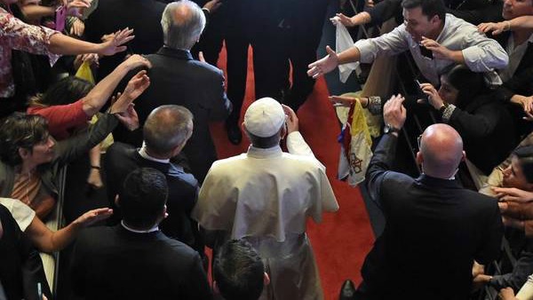 Papa Francesco: No al feticismo del denaro e alla dittatura di un'economia senza volto