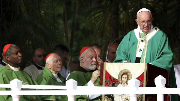 Papa Francesco a L'Avana: Chi non vive per servire, non serve per vivere