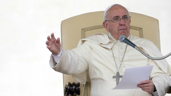 Papa Francesco: minoranze e cristiani perseguitati, mai più la guerra!