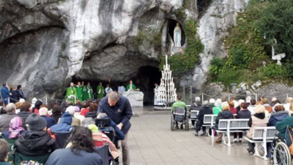 La Potenza Del Santo Rosario Dalla Grotta Di Lourdes E Una Gioia Immensa Da Provare