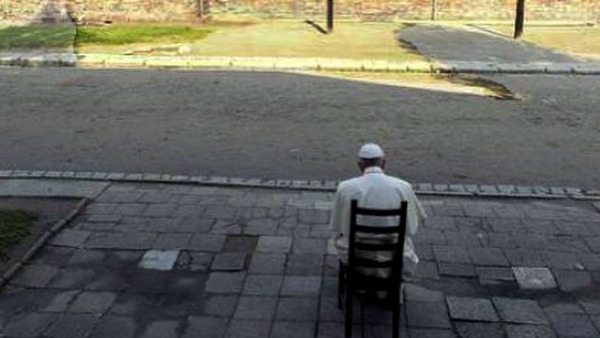 Il silenzio del Papa ad Auschwitz condizione per la memoria