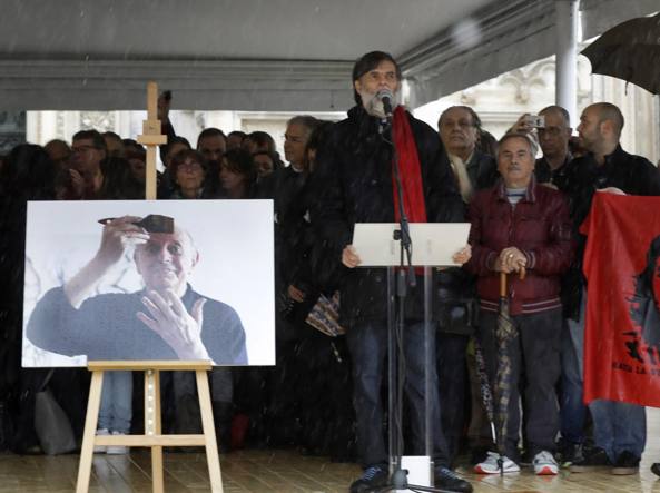 Il figlio di Dario Fo parla ai funerali oggi a Milano