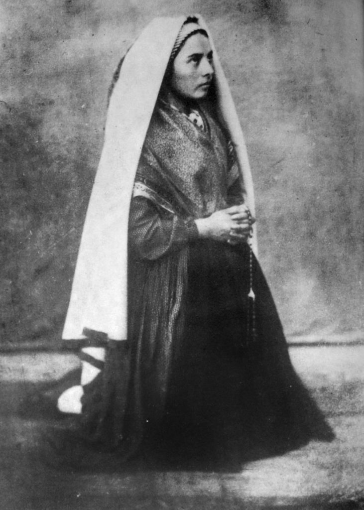 Bernadette_Soubirous_en_1861_photo_Bernadou_4