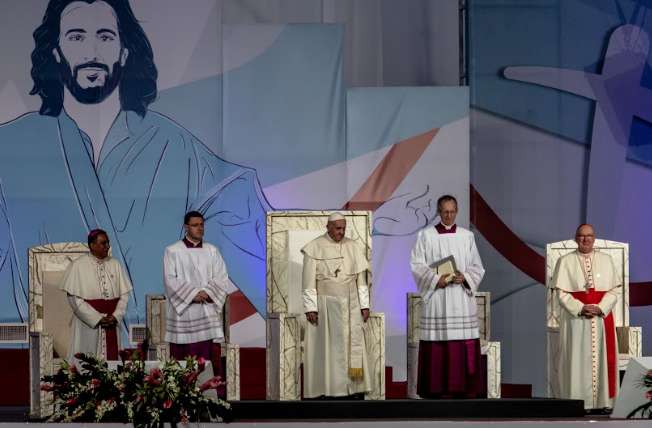 Il Papa alla veglia con i giovani della GMG a Panama Foto: Daniel Ibanez/ Aci Group