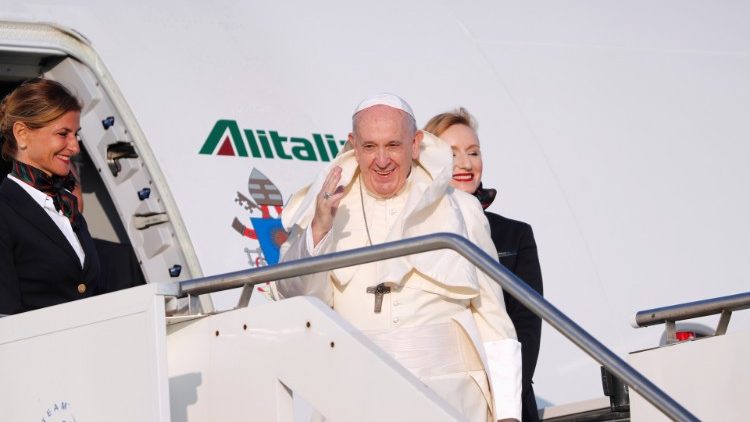 papa francesco partenza per l'africa