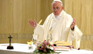 Papa Francesco a Santa Marta 'la gioia del popolo di Dio perché Dio era con loro'3