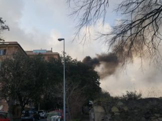 Milano, incendio in un palazzo Arel. Si contano due vittime, 7 feriti e 24 persone coinvolte
