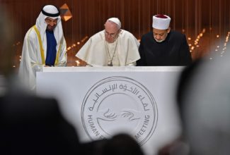 Papa Francesco ed il Grande Imam di Al-Azhar. Un anno fa la firma sul 'Documento sulla fratellanza umana per la pace mondiale e la convivenza comune'