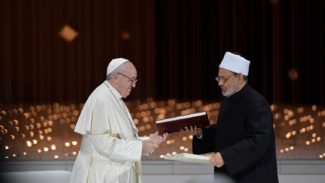 Papa Francesco ed il Grande Imam di Al-Azhar. Un anno fa la firma sul 'Documento sulla fratellanza umana per la pace mondiale e la convivenza comune'2
