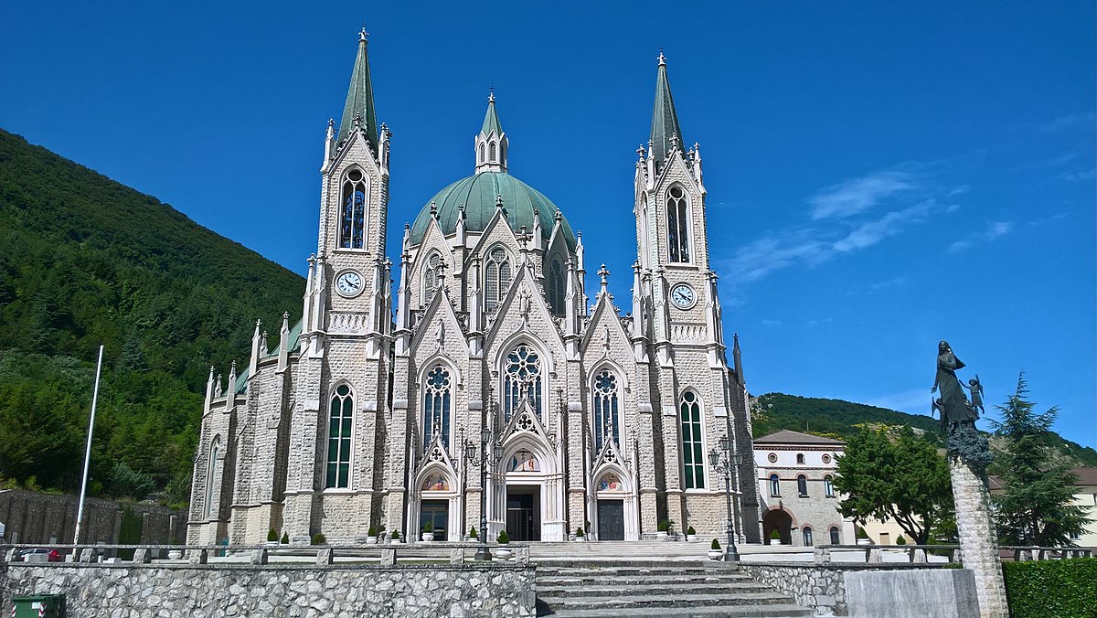Questa Domenica vi portiamo a Castelpetroso per farvi conoscere la piccola Lourdes italiana