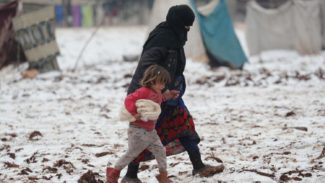 Siria. Combattimenti ad Idlib, record di sfollati 800mila persone al gelo. Parla Padre Lutfi3