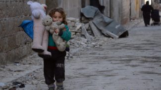 Siria, lo straziante trauma dei bambini 'Non riescono a dormire, disegnano carri armati e aerei'