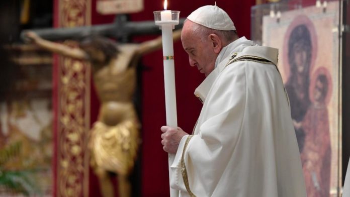Papa Francesco (Veglia nella notte Santa): Gesù Risorto ci dona il ...