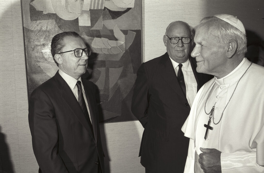 Giovanni Paolo II con Jacques Delors a Strasburgo