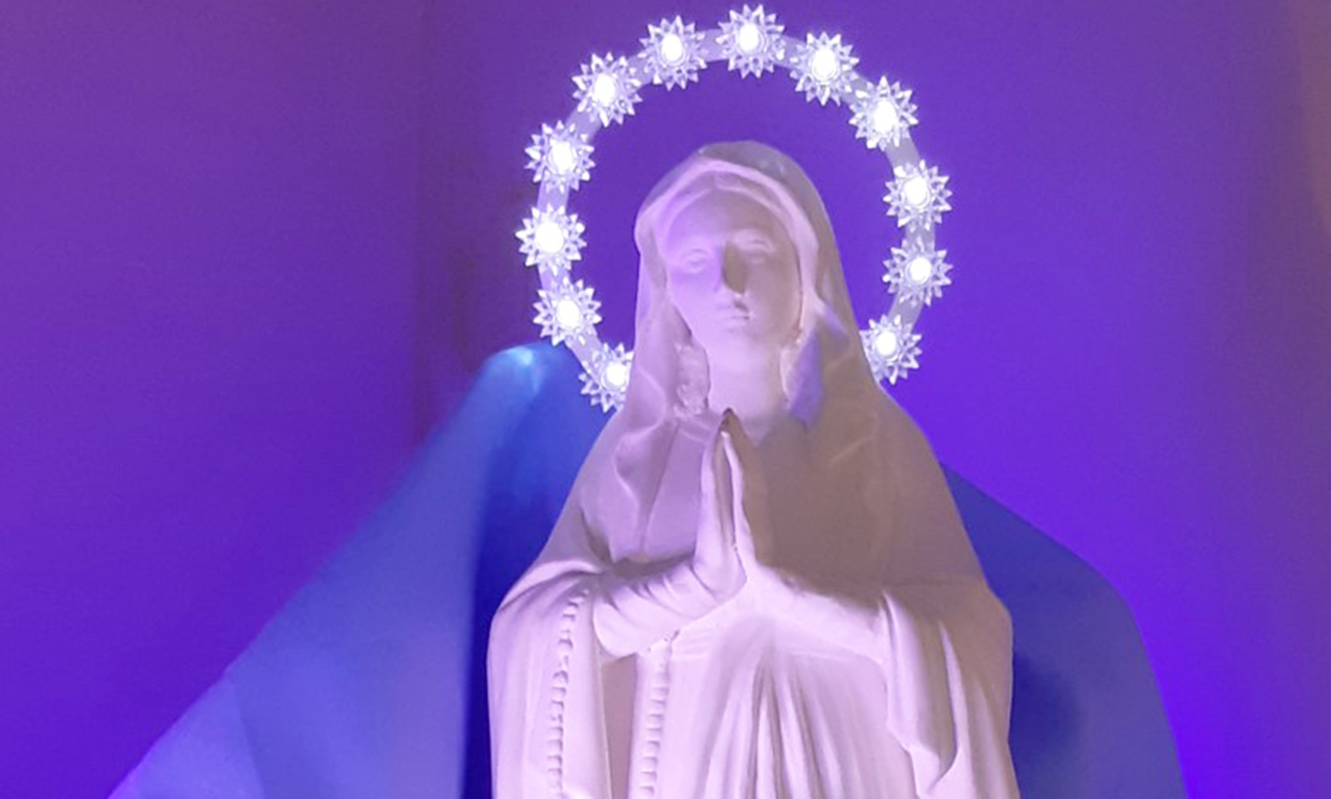 Conosci La Potente Preghiera Di Affidamento Alla Madonna Miracolosa Puoi Recitarla Ora