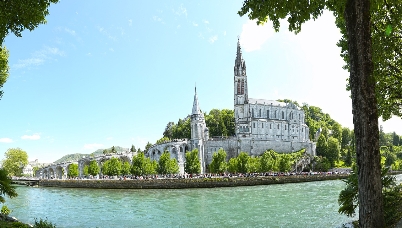 Miracoli di Lourdes (Foto di Senguttuvan gv da Pixabay)