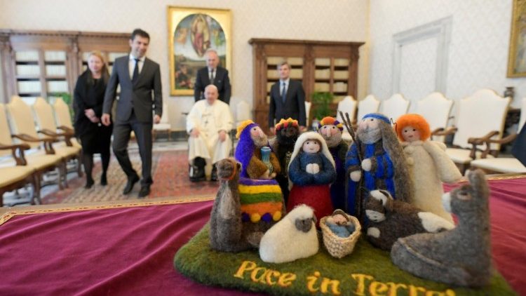 Il Papa col premier bulgaro Petkov (Vatican Media)